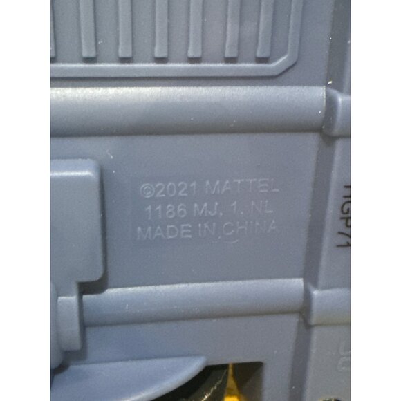 Fisher-Price Little People Light Up Learning Camper Playset With Figures - Picture 5 of 9